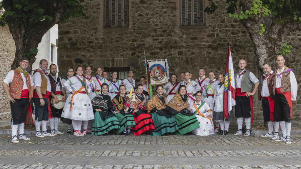 Grupo de Danzas Aires de La Rioja